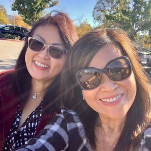 Meet your Posher, Fina